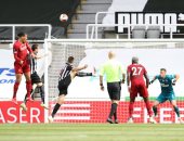 ليفربول يتعادل مع نيوكاسل يونايتد 1 - 1 بالشوط الأول فى الدوري الإنجليزي