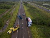 إيقاف حركة المرور فى ولاية تكساس الأمريكية بسبب انقلاب شاحنة