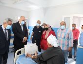 محافظ قنا يتفقد مستشفى الحميات والصدر للاطمئنان على الخدمة الطبية..صور 