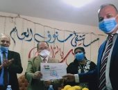 وكيل صحة المنوفية يكرم العاملين بمستشفى منوف العام لدورهم فى مكافحة كورونا