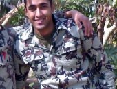 كلنا جيش مصر .. "أحمد" من محافظة الإسماعيلية يشارك صورته بالزى العسكرى