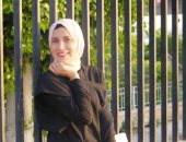 قصة ممرضة مع 100 يوم عمل بالعزل الصحى ببنى سويف.. "هند" اختارت الانضمام لفريق العزل بالمستشفى الجامعى والمدينة الجامعية.. وتؤكد: أبى سبب التحاقى بالتمريض.. ووالدتى لم تستطع معانقتى عقب عودتى من المستشفى.. صور