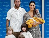 سيرجيو راموس فى أول صورة مع زوجته وأبنائه الثلاثة برفقة مولوده الجديد