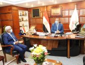 وزير القوى العاملة يبحث وضع استراتيجية قومية لرعاية العمالة غير المنتظمة 