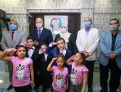 صور.. محافظ القاهرة يوزع هدايا على الأيتام ذوى الاحتياجات الخاصة بمناسبة العيد