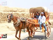  إقبال الزوار على منطقة الأهرامات فى أول أيام عيد الأضحى
