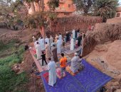 رواد مواقع التواصل يتداولون صورا لأهالى الباجور بالمنوفية يؤدون صلاة العيد