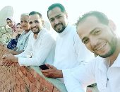 فرحة العيد.. "كريم" من بني سويف يشارك صورته وأسرته ببهجة عيد الأضحى