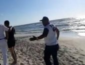 أمن الإسكندرية يشن حملات مكثفة لمنع المواطنين من نزول البحر