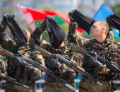 صور.. العالم هذا المساء.. مظاهرات فى روسيا تحت "المطر" بعد إقالة الحاكم الإقليمى.. شرطة ألمانيا تفض تظاهرة تعتبر كورونا مؤامرة وتطالب باستقالة الحكومة.. وقوات البيلاروسية تحتفل بالذكرى 90 للقوات المحمولة جوا 