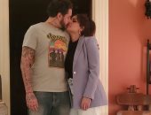 قبلة جديدة من الفيشاوى لزوجته تشعل السوشيال ميديا.. صور