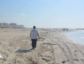 محاضر ضد مواطنين نزلوا شاطئ النخيل بالمخالفة لقرارات مجلس الوزراء