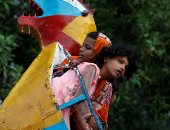أطفال باكستان يواصلون الاحتفال بعيد الأضحى رغم تفشي كورونا