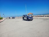 تكثيف أمني لضمان خلو شواطئ مصيف بلطيم من المواطنين.. صور