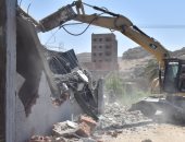 محافظ أسيوط : تنفيذ 196 حالة تعدى على أملاك الدولة واسترداد 1124 فدان