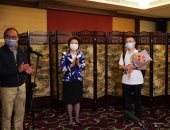فريق صينى يصل هونج كونج للمساعدة فى كبح تفشى فيروس كورونا.. صور