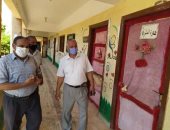 رئيس مركز الداخلة يتفقد مشروعات خدمية والمقار الانتخابية بالقرى.. صور
