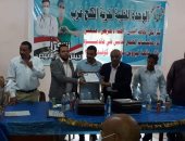 تكريم رجال الجيش الأبيض بإدفو فى أسوان لدورهم فى مكافحة كورونا.. صور