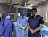 مستشفى الأحرار بالزقازيق ينقذ مريض كورونا يعانى انسدادا بالقلب.. صور