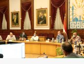 محافظ القاهرة: دراسة تخصيص شوارع بوسط البلد للمشاة فقط