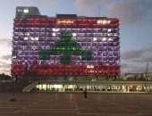 إضاءة بلدية تل أبيب بعلم لبنان يغضب اللبنانين ويذكرون إسرائيل بجرائمها.. صور