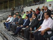 صور .. وزير الرياضة يشاهد أولي مباريات الدورى المصري بعد استئنافه 