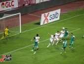 محمود علاء يحرز هدف التقدم للزمالك في الدقيقة 55 أمام المصري.. فيديو