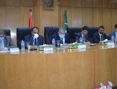 محافظ المنيا يتابع الموقف التنفيذى لمشروعات المرحلة الأولى لمبادرة "حياة كريمة"