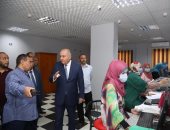 محافظ قنا يتفقد سير العمل بالمركز التكنولوجى ويأمر بتطهير ترعة البراهمة بمركز قفط 