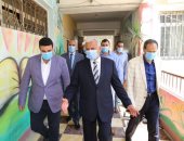 محافظ السويس يتفقد لجان انتخابات مجلس الشيوخ وسط إجراءات احترازية.. صور