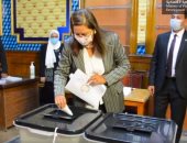 فيديو.. وزيرة التخطيط تدلي بصوتها فى انتخابات مجلس الشيوخ