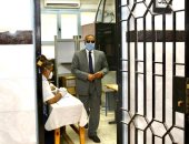 رئيس جامعة الأقصر يدلى بصوته بالانتخابات ويتابع اختبارات القدرات بكلية الفنون الجميلة