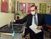 أمين عام البرلمان بعد الإدلاء بصوته فى الانتخابات الشيوخ:المشاركة واجب