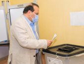 رئيس جامعة طنطا يدلى بصوته فى انتخابات مجلس الشيوخ