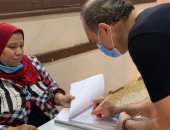 صور.. على ماهر يدلي بصوته في الانتخابات بمجلس الشيوخ في مصر الجديدة