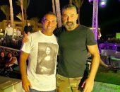 شاهد.. الصدفة تجمع أحمد سعد وياسر جلال