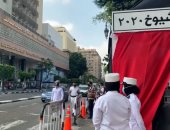 فيديو.. انتشار الشرطة النسائية وبوابات تعقيم أمام لجنة الشيوخ بقصر الدوبارة 