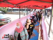  زغاريد أمام لجان شبرا فى انتخابات مجلس الشيوخ.. صور 