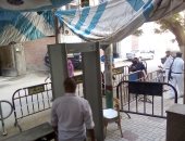 صور.. إجراءات احترازية وأمنية أمام لجان انتخابات الشيوخ بالمنيا