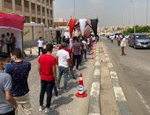 صور.. طوابير الشباب تمتد خارج اللجان الانتخابية بالقاهرة
