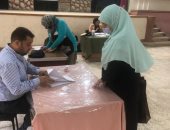 صور.. السيدات يتصدرن المشهد فى انتخابات مجلس الشيوخ داخل اللجان بالغربية