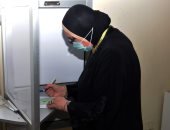 وزيرة التجارة والصناعة تدلى بصوتها الانتخابي في كلية الفنون الجميلة بالزمالك