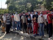 طوابير الناخبين تتحدى ارتفاع درجة  الحرارة بعدة أمتار خارج اللجان..صور