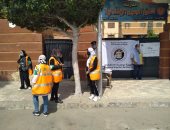 برلمان شباب مصر يساعد كبار السن على أبواب انتخابات مجلس الشيوخ ببورسعيد