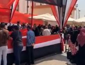 حشود الناخبين أمام لجان انتخابات الشيوخ في مدرسة تحيا مصر بالأسمرات.. لايف
