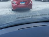 سيبها علينا.. أهالى المنيل يشكون من تكسير فى الشارع أمام كلية طب الاسنان