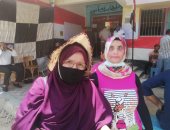 طوابير فى ثانى أيام انتخابات الشيوخ بمحافظات الصعيد.. كفيفة من الوادى الجديد تدلى بصوتها: سعيدة بالمشاركة فى الاستحقاق الانتخابى.. كبار السن يصوتون بالعكاز والكرسى المتحرك.. والسيدات يتصدرن المشهد.. صور