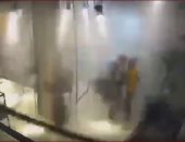 فيديو جديد يظهر لحظة انفجار مرفأ بيروت وإصابة عاملين بمحل ملابس