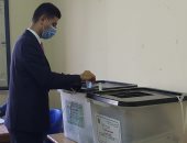نائب محافظ القليوبية يدلى بصوته فى انتخابات الشيوخ بالتجمع الأول.. صور
