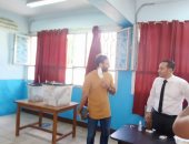 نجم فرقة واما يدلى بصوته بانتخابات الشيوخ فى لجنة بالقاهرة الجديدة.. صور